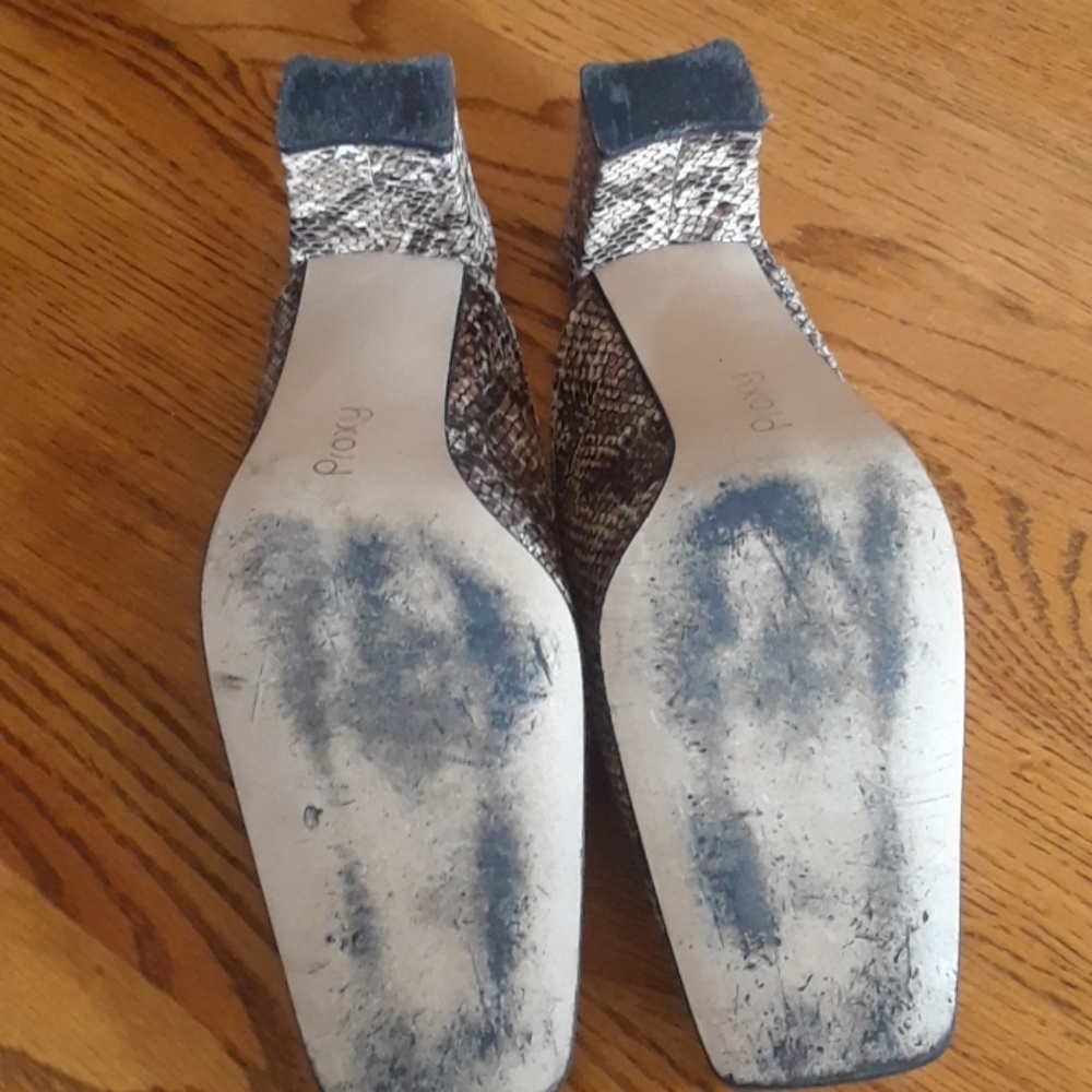 Shoes - Picture 4 of 5
